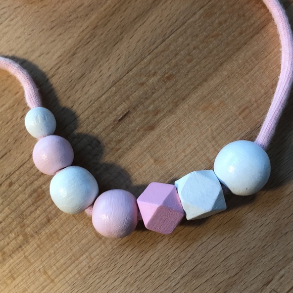 Hand painted wooden bead necklace - Picture 2 of 2